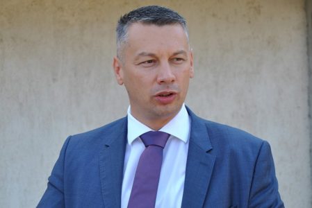 Nešić nakon predaje dokumentacije Tužilaštvu: Očekujem da se formira predmet protiv Šmita (VIDEO)
