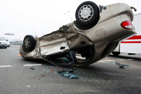 SAOBRAĆAJNA NESREĆA: U sudaru dva automobila jedna osoba stradala