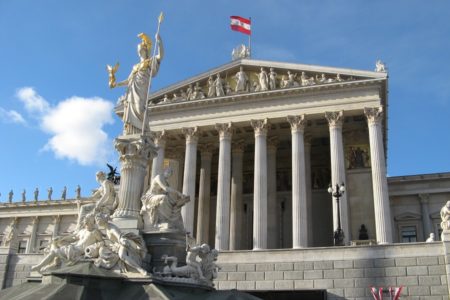 Zakazan hitan sastanak kriznog kabineta u Austriji zbog rata na Bliskom istoku