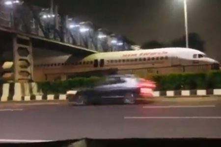 INDIJA: Nestvarna scena na aerodromu (VIDEO)