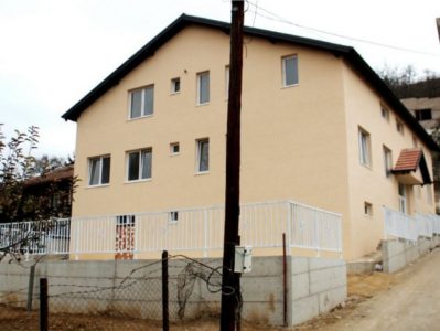 „OBRADUJMO VAŠE VRŠNJAKE NA KOSOVU“ Za izgradnju centra 25 osnovnih i srednjih škola skupilo 11.000 KM