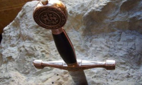 RIJEDAK PRIMJERAK! Ronilac u Sredozemnom moru pronašao krstaški mač star 900 godina