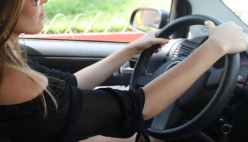 UPORNA BRITANKA: Već 30 godina pokušava da položi vozački ispit (FOTO)