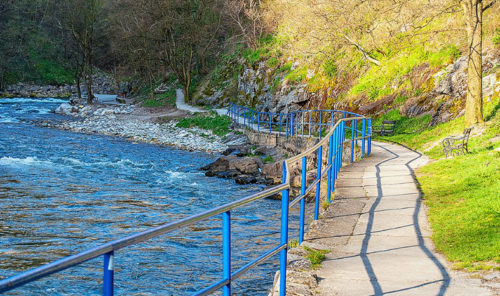 POGLEDAJTE boju rijeke koja teče kroz Srbiju! (FOTO)