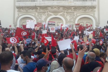 TUNIS: Hiljade protestanata izašlo na ulice!