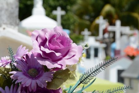 Pokojna Jelka ima jedan od najoriginalnijih spomenika koji ćete ikad vidjeti na grobljima (FOTO)