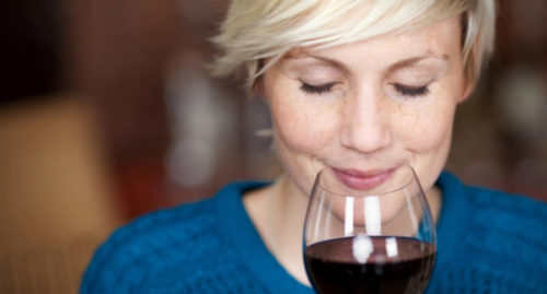 ISTRAŽIVANJE OTKRILO: Ljubav prema bijelom ili crnom vinu može da otkrije dosta o vašoj ličnosti