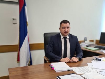 PROVALJEN PROZOR DJEČIJE SOBE Opljačkana porodična kuća ministra Lučića