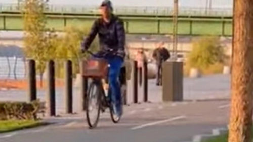 KAO SAV NORMALAN SVIJET! Novak u društvu supruge i djece vozio bicikl kraj Save! (VIDEO)