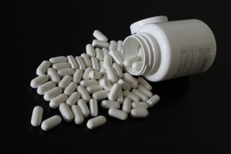 „PAO“ NA GRANICI Švercovao 350.000 tableta u rezervnim točkovima