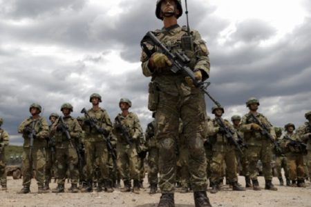 SRAMOTA! HRVATI NAORUŽAVAJU LAŽNU DRŽAVU KOSOVO! Novi kontingent vojne opreme stiže albanskim vojnicima na Kosmetu