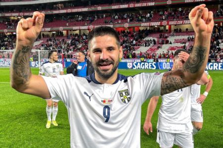 Srbi razbili Ronaldov tim: Mitrović dva puta u dva minuta