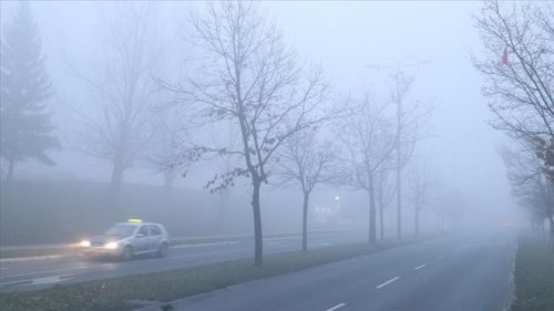 STANJE NA PUTEVIMA: Poledica i magla na pojedinim putnim pravcima smanjuju vidljivost!