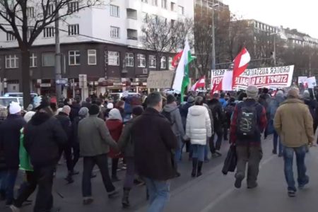 PODIGAO SE NAROD U BEČU! Protest širom glavnog grada Austrije! (VIDEO)