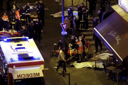 DRAMA U PARIZU Vikala „Alahu akbar“ u vozu, pa je policija upucala (VIDEO)