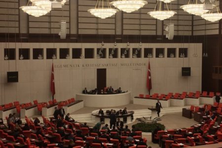 TURSKA OPOZICIJA ZAGOVARA stari sistem! Problem za Erdogana!