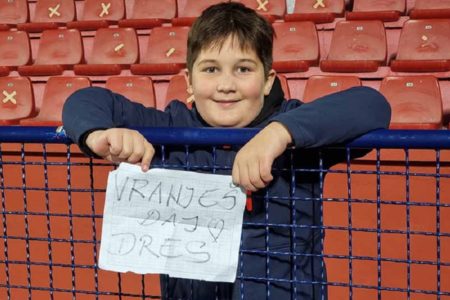 „VRANJEŠ, DAJ DRES!“, najmlađi navijači Borca imali zahtjev za zvijezdu ekipe! (FOTO / VIDEO)