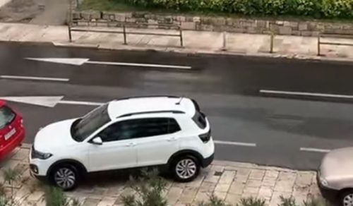 ZA OVO TREBA IMATI ”DEBELE“ ŽIVCE! Snimak bočnog parkiranja nasmijao region (VIDEO)
