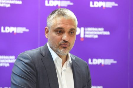 LIDER LDP-a NAPAO ADVOKATA Čedomir Jovanović ponovo priveden