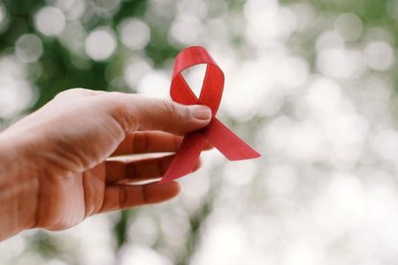 PACIJENTI ZARAŽENI HIV-om i dalje kriju bolest