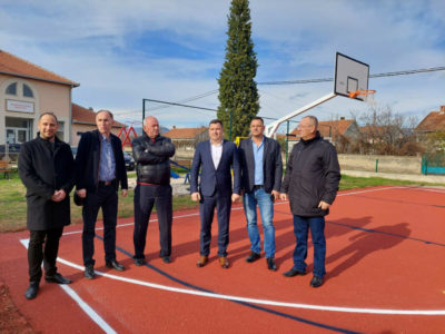 LUČIĆ PROVEO DAN SA SRPSKIM POVRATNICIMA u Mostaru: Obišao i novoizgrađeno igralište
