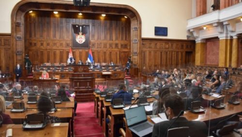 NA DNEVNOM REDU IZVJEŠTAJ O PREGOVORIMA SA PRIŠTINOM Posebna sjednica Skupštine Srbije, prisustvuje Vučić