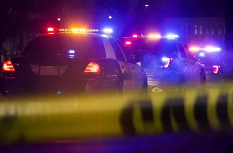 PORODIČNA TRAGEDIJA U AMERICI! Trogodišnja djevojčica pronašla napunjen pištolj u kući i upucala sestru
