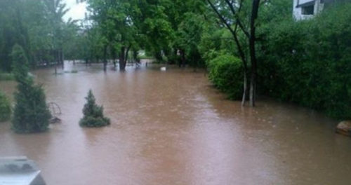ISTOČNO SARAJEVO TREBA POMOĆ: Poziv volonterima da pomognu u borbi protiv poplava!