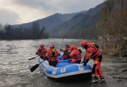 TURSKA SE UKLJUČILA U POTRAGU za radnikom koji je pao u rijeku Bosnu