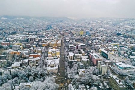 ZIMSKA SLUŽBA NA TERENU Snijeg u Banjaluci, najavljene obilnije padavine