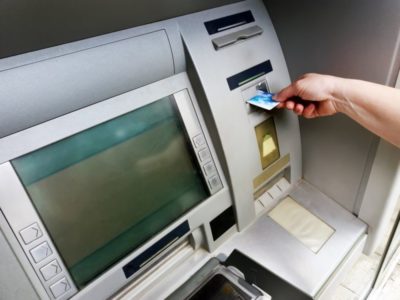 „BIĆE MU VRAĆENO“ Vesna iz Loznice na bankomatu pronašla veliku svotu novca