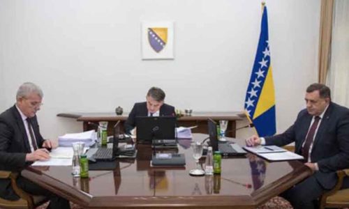 BEZ SAGLASNOSTI U PREDSJEDNIŠTVU: Dodik glasao protiv svih odluka, Džaferović i Komšić „za“!
