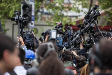 UDRUŽENJE NOVINARA CRNE GORE TRAŽI SMJENU MINISTRA za medije zbog zabrane programa iz Srbije