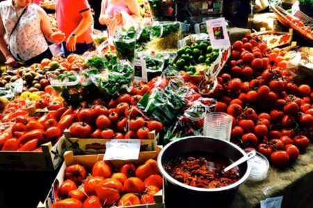 TRI TRIKA KOJA ĆE VAM OLAKŠATI KUPOVINU Evo kako da izaberete najbolji paradajz
