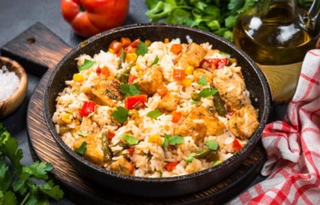 MIRIS I OKUS MORA Mediteranska mješavine riže, tunjevine i povrća