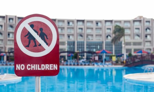 KUĆNI LJUBIMCI DA, ALI DJECA NE! Sve više hotela zabranjuje ulazak djeci, roditelji OGORČENI