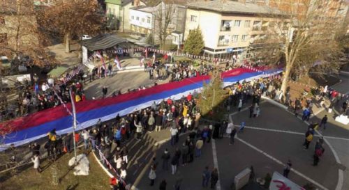 MLADI BRATUNCA DANAS SLAVE Za rođendan Srpske zastava duga više od stotinu metara