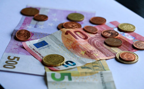 JEDNO OD KLJUČNIH IZBORNIH OBEĆANJA Njemačka od oktobra podiže minimalnu platu na 12 eura po satu