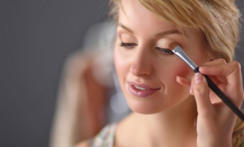 STRUČNJAK SAVJETUJE KAKO DA IH IZBJEGNETE Greške u šminkanju koje čine da izgledate starije