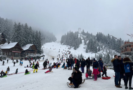 ZA DLAKU IZBJEGNUTA NESREĆA Na dječijem ski-liftu na Vlašiću pukla sajla