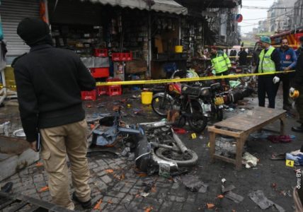 NAMJERNO AKTIVIRALI BOMBU na punoj pijaci: Poginuo DJEČAK, 20 ljudi ranjeno!
