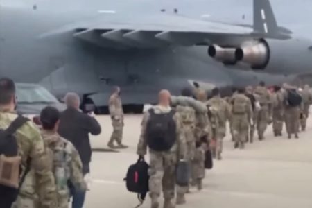 PRVI AMERIČKI vojnici doputovali u POLJSKU! (VIDEO)