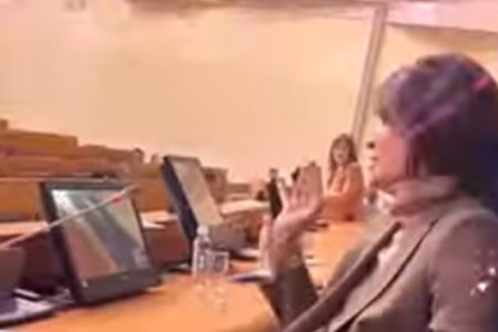 NESVAKIDAŠNJI DEJT! Momak izveo djevojku u Parlament BiH (VIDEO)