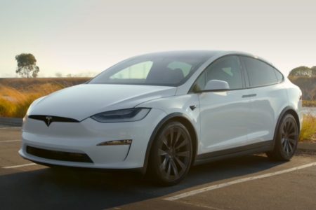 PROBLEM SA KOČNICAMA Tesla povlači skoro 55.000 vozila