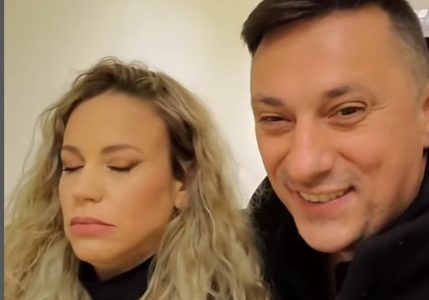 BIZARNA SCENA U DOMU ANDRIJE MILOŠEVIĆA Pokušao da nasmije suprugu, ali se i sam iznenadio (VIDEO)