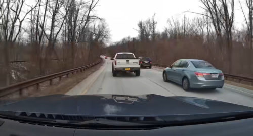 DOBIO TITULU IDIOTA ZA VOLANOM: Ovakvu bahatu vožnju još niste vidjeli! (VIDEO)