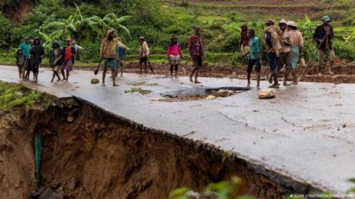 CIKLON BATSIRAI „OPUSTOŠIO“ MADAGASKAR! Sela u potpunosti uništena, broje se LJUDSKE ŽRTVE