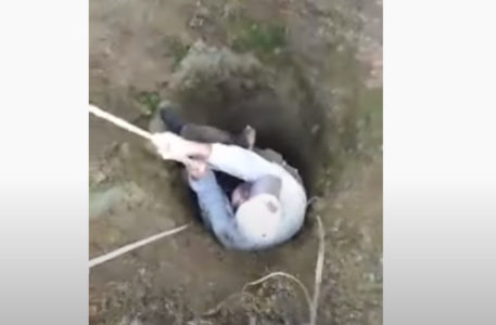 NAJBOLJI PRIJATELJI I U DOBRU I U ZLU! Čovjek spasio psa iz bunara dubokog 22 metra (VIDEO)
