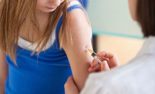 SLABA VAJDA OD NAPORA MEDICINARA Roditelji zaobilaze vakcinu protiv HPV-a
