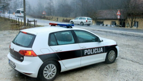 BILA JE OBUČENA U VJENČANICU Policija iz Kalesije spriječila prodaju djevojčice (13) u Srbiju